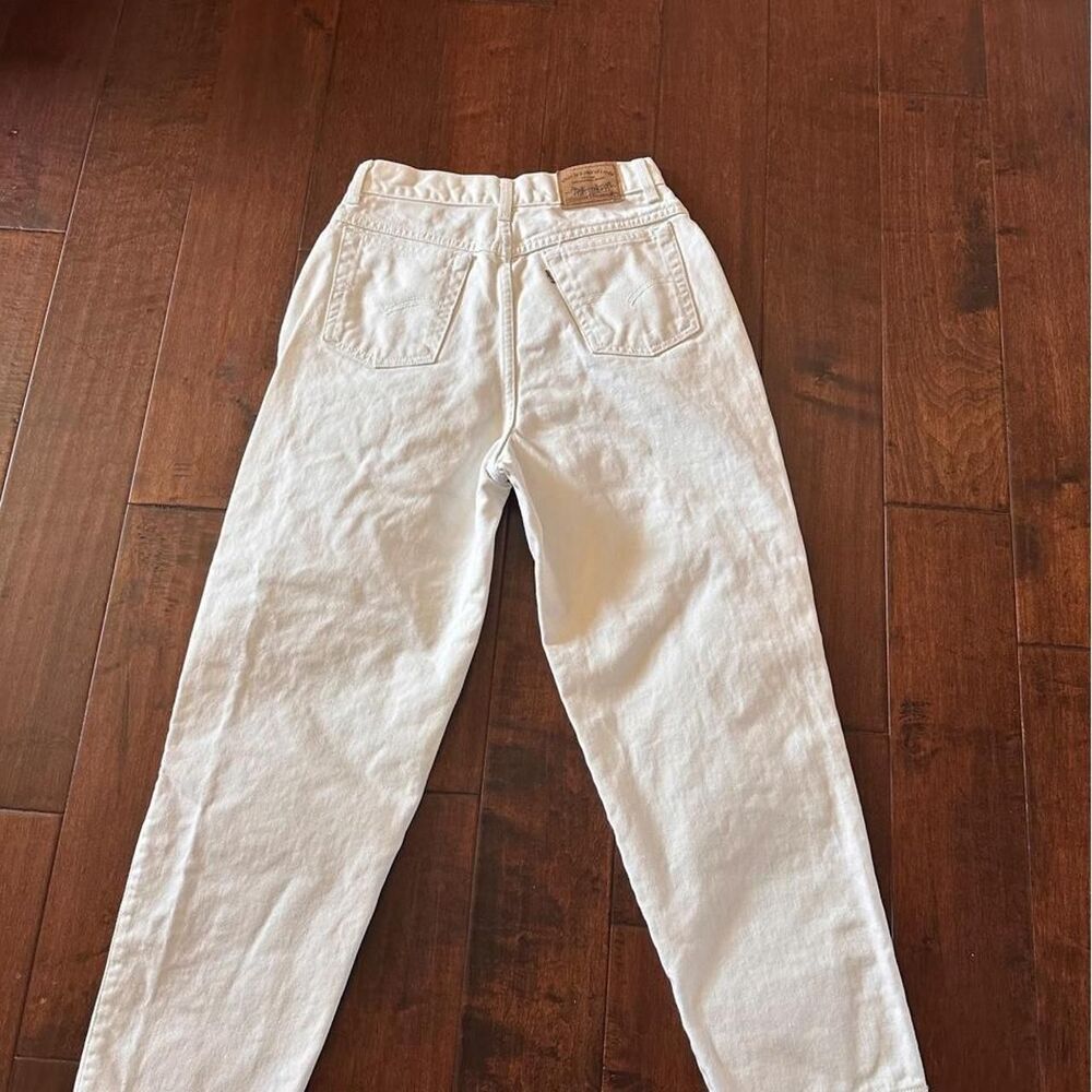 Levi's Vintage 90s 900 Series 902 High Waisted Mom Tapered Jeans